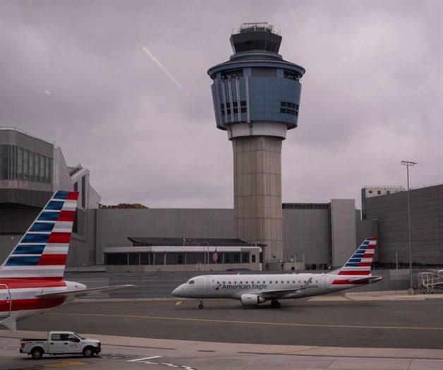 La FAA da primeros pasos para restablecer los vuelos tras el cierre del gobierno en EEUU La FAA da primeros pasos para restablecer los vuelos tras el cierre del gobierno en EEUU