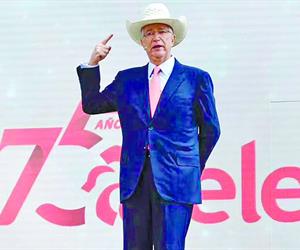 Obliga la Corte a Salinas Pliego a pagar su deuda