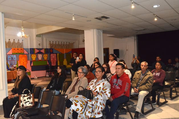 Presenta ´Los hilos del destino´ Presenta ´Los hilos del destino´