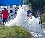 Colosal fuga de agua afecta 109 colonias