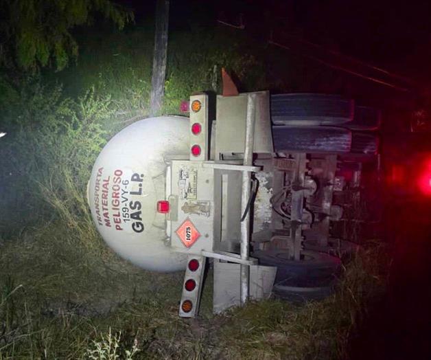 Vuelca pipa de gas LP Vuelca pipa de gas LP