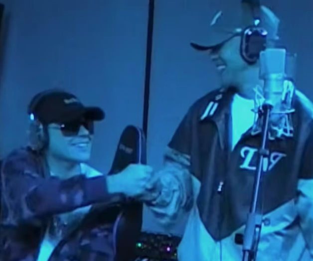 Daddy Yankee y Bizarrap sorprenden con su show de NFL en Madrid Daddy Yankee y Bizarrap sorprenden con su show de NFL en Madrid