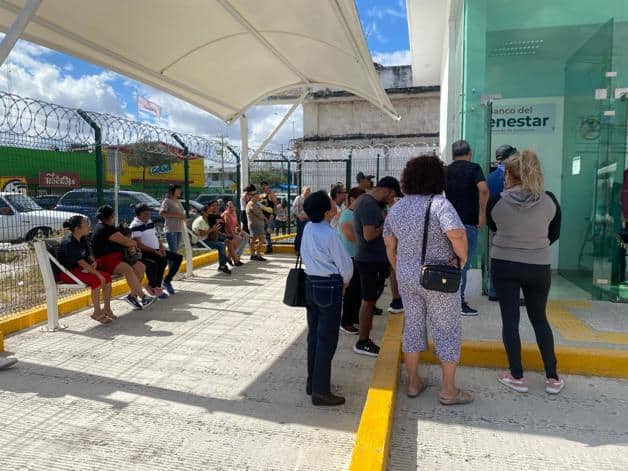 Largas filas en el Banco del Bienestar en Río Bravo Largas filas en el Banco del Bienestar en Río Bravo