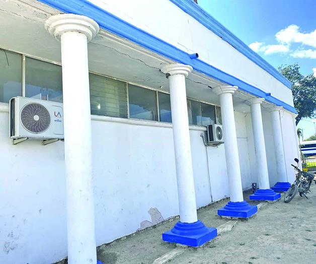 Edificio en riesgo de colapso Edificio en riesgo de colapso