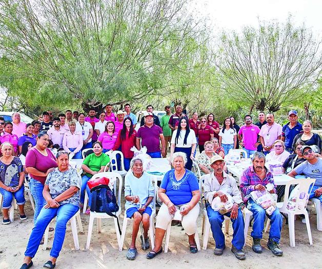 Llevan los servicios públicos a colonias Llevan los servicios públicos a colonias