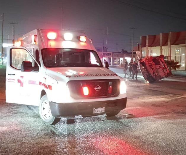 Conductor vuelca y se da a la fuga en centro de Río Bravo Conductor vuelca y se da a la fuga en centro de Río Bravo