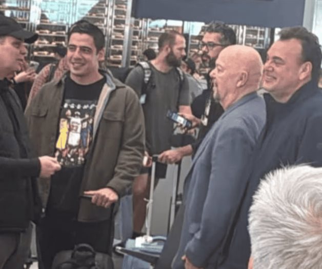 Martinoli explica polémica foto al lado de rivales en transmisiones Martinoli explica polémica foto al lado de rivales en transmisiones