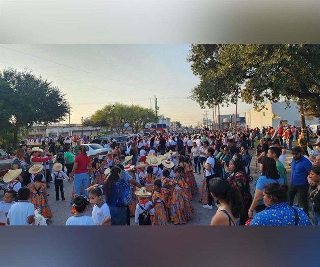 Desfilan en R&iacute;o Bravo para conmemorar la Revoluci&oacute;n Mexicana