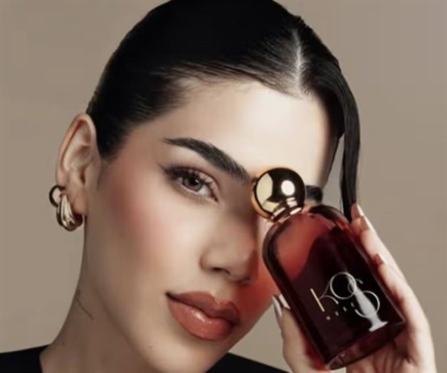 Kenia Os sorprende con su primera fragancia Kenia Os sorprende con su primera fragancia