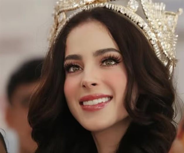 Porras y mariachi para Fátima Bosch en Miss Universo Porras y mariachi para Fátima Bosch en Miss Universo