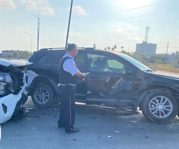 Camioneta de valores involucrada en choque Camioneta de valores involucrada en choque