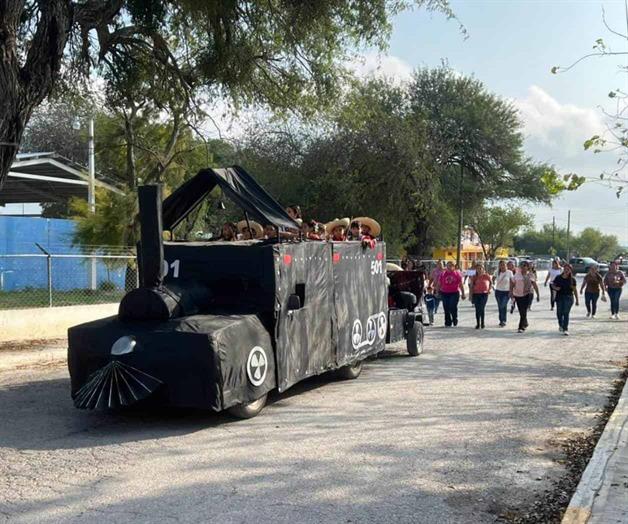 Vehículos usados en desfile en Cruillas, Tamaulipas generan polémica