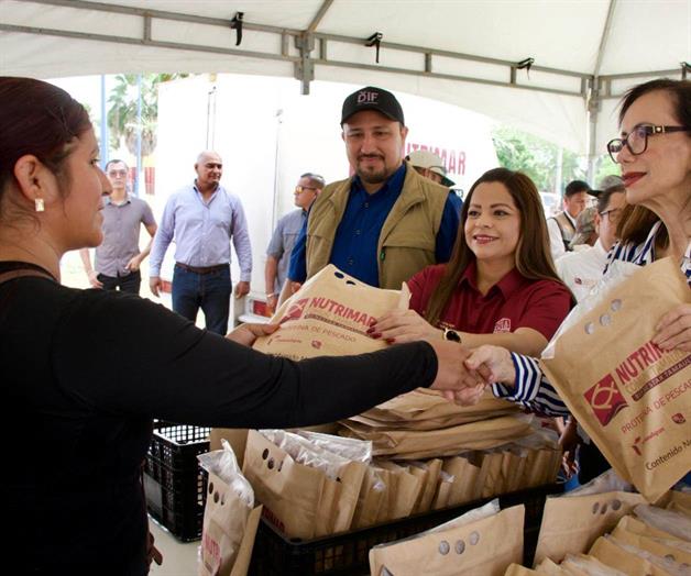 Llevan feria de alimentos a familias de San Fernando Llevan feria de alimentos a familias de San Fernando