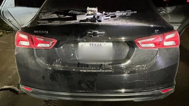 Detienen a joven con fusil AR-15