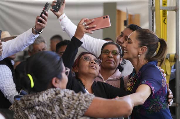 Claudia Sheinbaum interactúa con la comunidad en Oaxaca