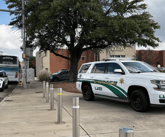 Jugadores de americano colegial fueron apuñalados por compañero Jugadores de americano colegial fueron apuñalados por compañero