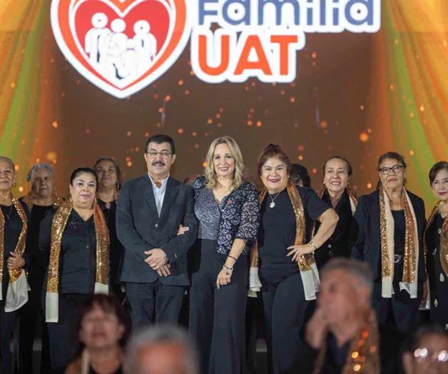 Celebran la Navidad en Familia UAT 2025 Celebran la Navidad en Familia UAT 2025