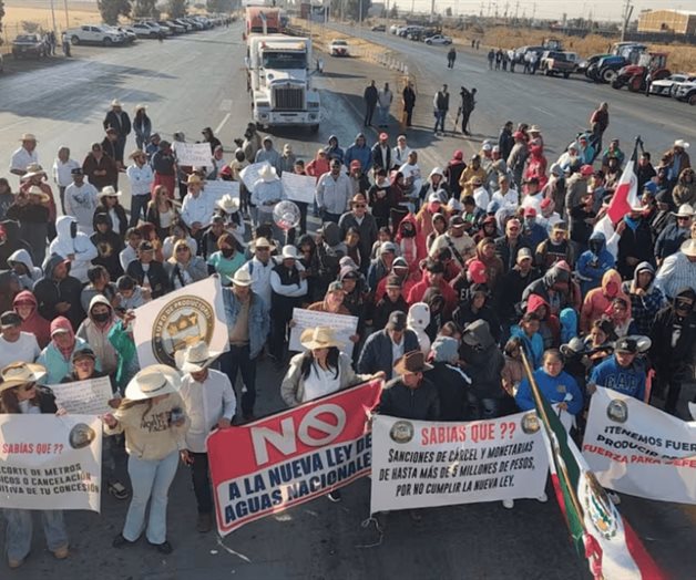 Bloqueo de transportistas; 7 estados y más de 20 carreteras afectadas Bloqueo de transportistas; 7 estados y más de 20 carreteras afectadas