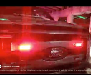 Autoridades investigadoras y de tránsito y vialidad se encuentran tomando conocimiento de la pérdida humana de un automovilista en un accidente vehicular.