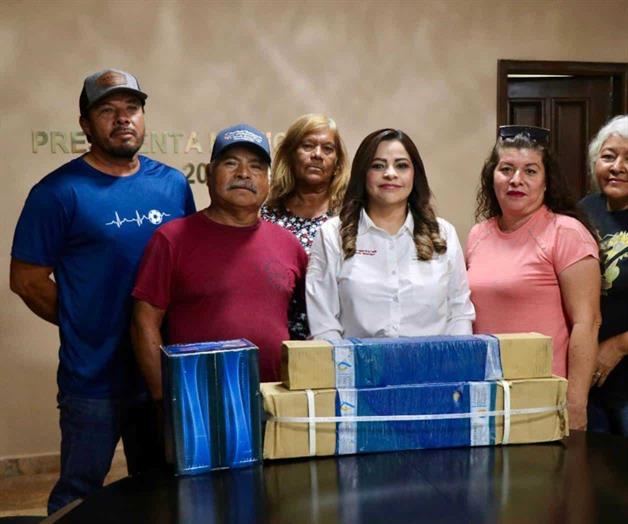 Entrega alcaldesa bomba de agua Entrega alcaldesa bomba de agua