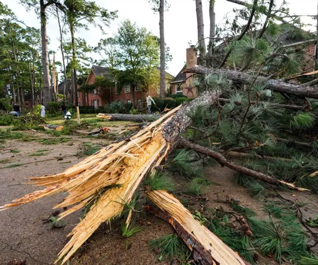 Más de 100 casas dañadas por un tornado cerca de Houston