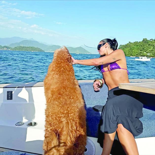 Dua Lipa disfruta de las playas de Río de Janeiro