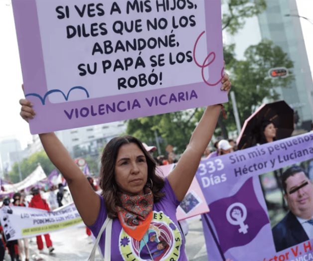 Participan mil personas en marcha del 25N en CDMX