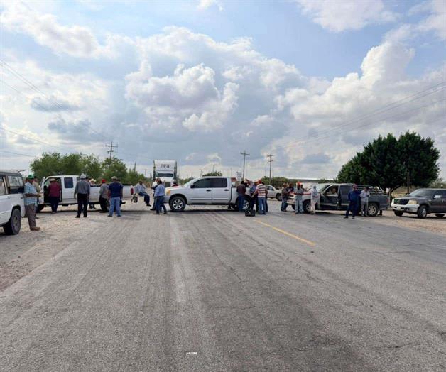 Empieza tercer día de bloqueos en carreteras de Tamaulipas Empieza tercer día de bloqueos en carreteras de Tamaulipas