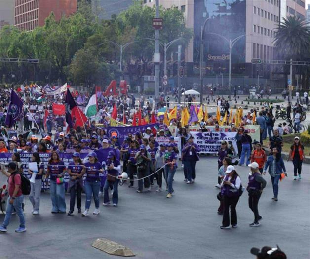 Mujeres marchan contra la violencia de género Mujeres marchan contra la violencia de género