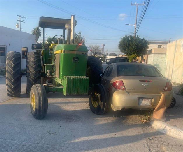 Adulto mayor muere tras ser atropellado por tractor en Río Bravo