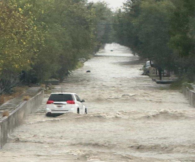 Las avenidas se convierten en fuertes ríos Las avenidas se convierten en fuertes ríos