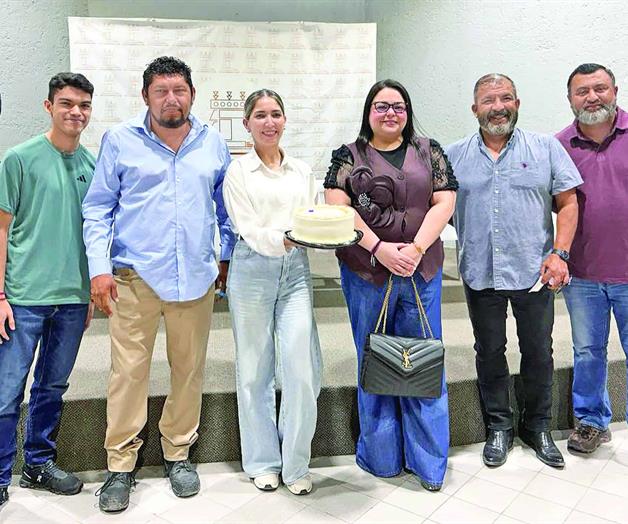 Asisten a junta de noviembre Asisten a junta de noviembre