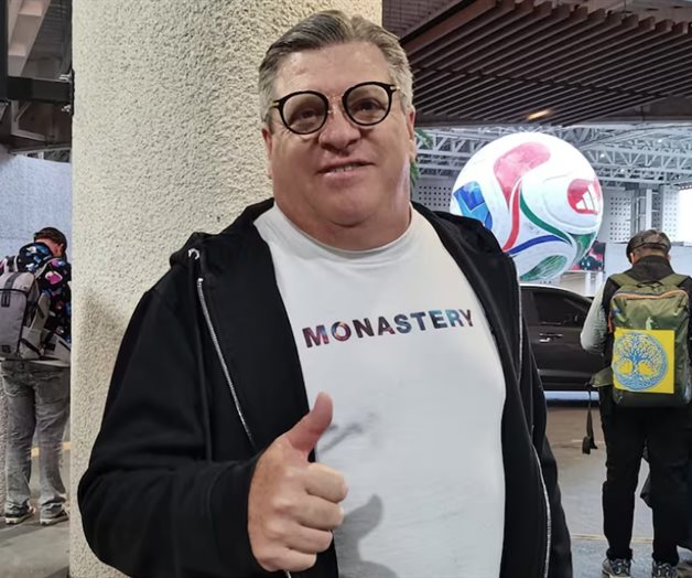 Miguel Herrera regresa a México luego de no clasificar al Mundial Miguel Herrera regresa a México luego de no clasificar al Mundial