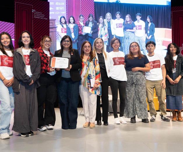 Estudiantes UAT transforman los cruces peatonales Estudiantes UAT transforman los cruces peatonales