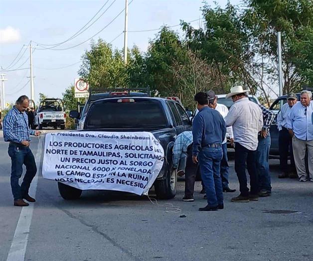 Levantan productores y transportistas bloqueos Levantan productores y transportistas bloqueos