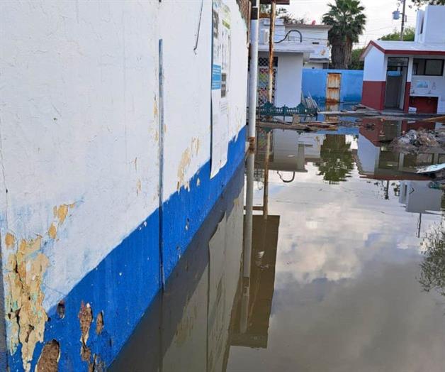 Reportan inundaciones varias escuelas locales Reportan inundaciones varias escuelas locales