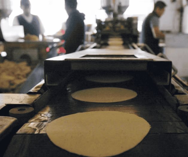 SEP y Sader profesionalizan el oficio de tortillero