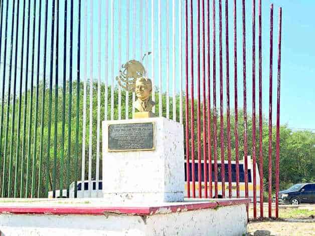 Olvido y deterioro marcan busto de Luis D. Colosio Olvido y deterioro marcan busto de Luis D. Colosio