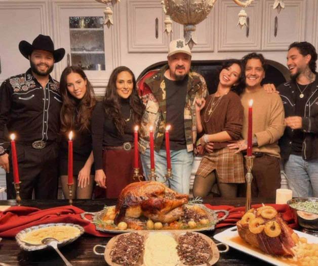 Los Aguilar celebran el Día de Acción de Gracias Los Aguilar celebran el Día de Acción de Gracias