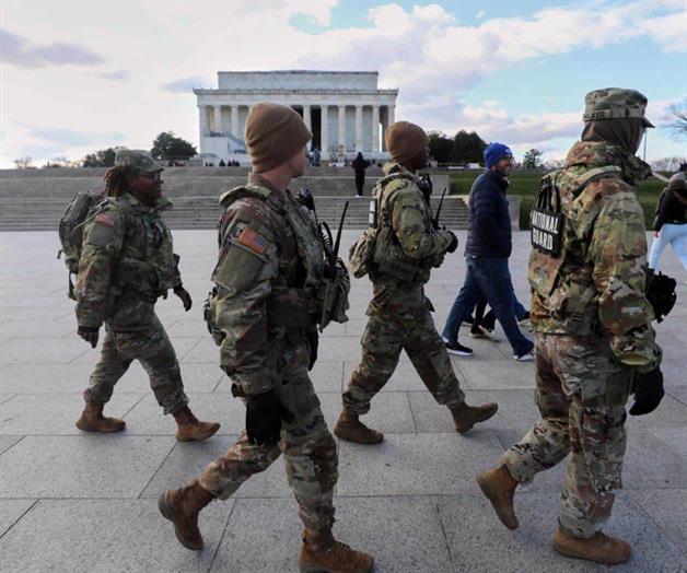 EEUU suspende decisiones de asilo tras ataque a miembros de la Guardia Nacional EEUU suspende decisiones de asilo tras ataque a miembros de la Guardia Nacional