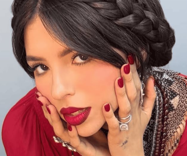 Ángela Aguilar agradece a sus fans en concierto en Phoenix Ángela Aguilar agradece a sus fans en concierto en Phoenix