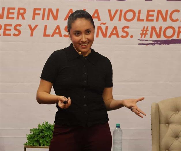 Katya Echazarreta, primera mujer mexicana en viajar al espacio, da conferencia en Tamaulipas Katya Echazarreta, primera mujer mexicana en viajar al espacio, da conferencia en Tamaulipas