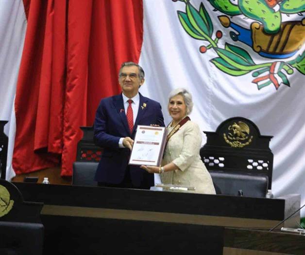 Reconoce gobernador a dancista tamaulipeca Reconoce gobernador a dancista tamaulipeca