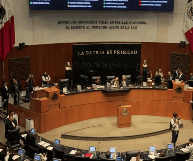 Diputados avalan reforma a Ley de Ascensos de la Armada Diputados avalan reforma a Ley de Ascensos de la Armada