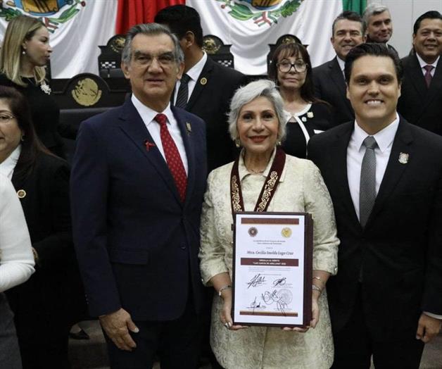 Reconoce Congreso a la maestra Cecilia Lugo Reconoce Congreso a la maestra Cecilia Lugo