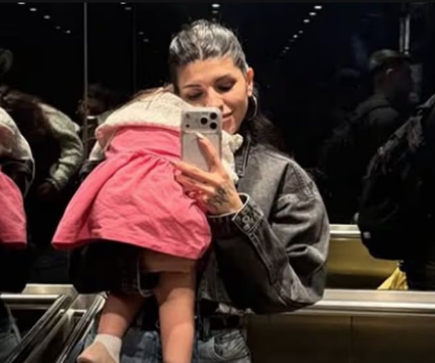 Se conmueve y llora por su hija en su concierto