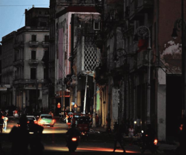 Masivo apagón en Cuba; 3.5 millones de personas a oscuras Masivo apagón en Cuba; 3.5 millones de personas a oscuras