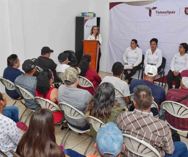 Retornan 100 trabajadores de Canadá Retornan 100 trabajadores de Canadá