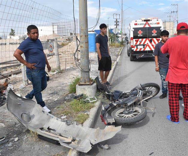 Sufre motociclista fractura en choque Sufre motociclista fractura en choque