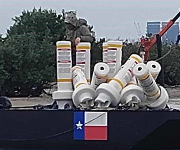 Coloca EU boyas en el Rio Bravo Coloca EU boyas en el Rio Bravo